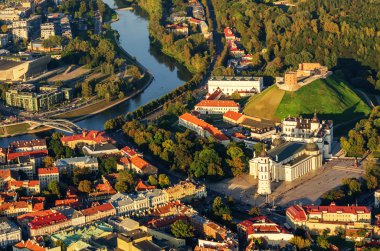 Merkezi, Vilnius, Litvanya. Kaptanlı uçan cisim üzerinden havadan görünümü.