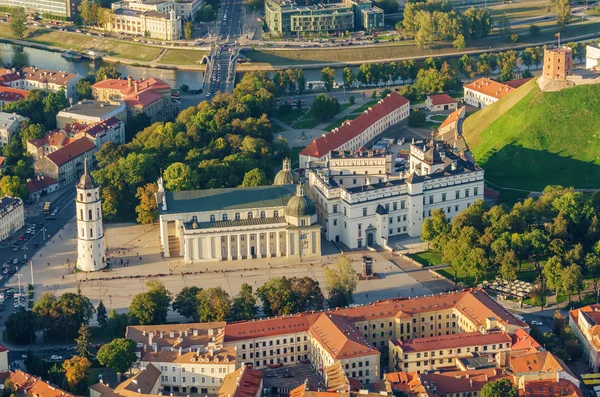 Centrum města Vilnius, Litva. Letecký pohled od pilotovaný létajícího objektu. — Stock fotografie