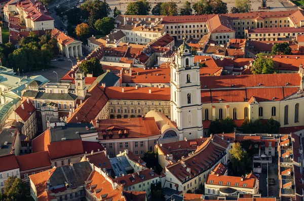 Centrum van Vilnius, Litouwen. Luchtfoto van uitgeteste vliegend object. — Stockfoto