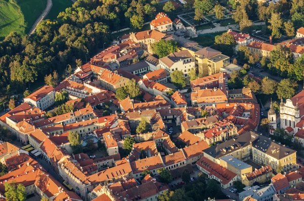 Centro de Vilna, Lituania. Vista aérea desde el objeto volador pilotado . — Foto de Stock