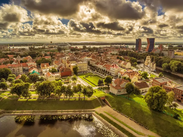 Klaipeda, Litwa: przedstawiciel antenowe Zobacz stare miasto — Zdjęcie stockowe