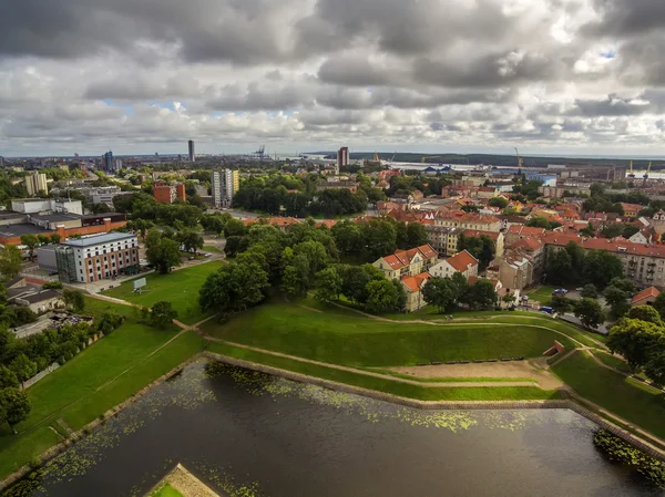Klaipeda, Lituania: vista aérea representativa del casco antiguo —  Fotos de Stock