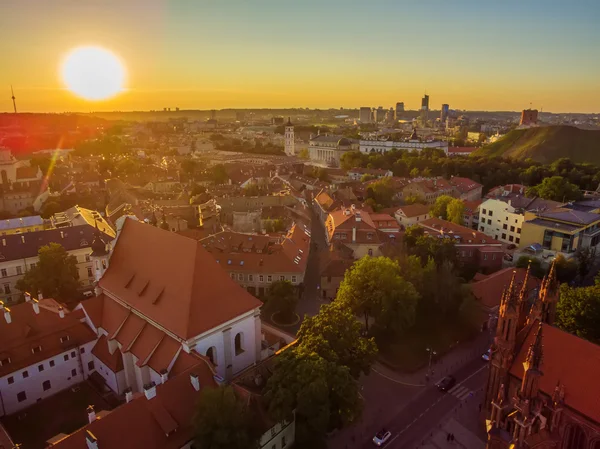 AERIAL. Cidade Velha em Vilnius, Lituânia — Fotografia de Stock