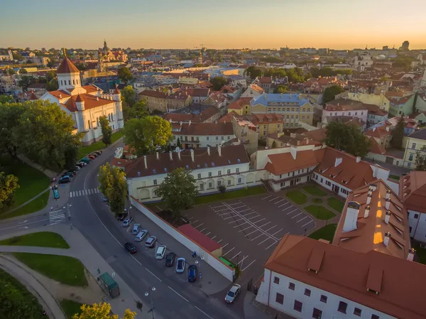 AERIAL. Casco antiguo en Vilnius, Lituania — Foto de Stock