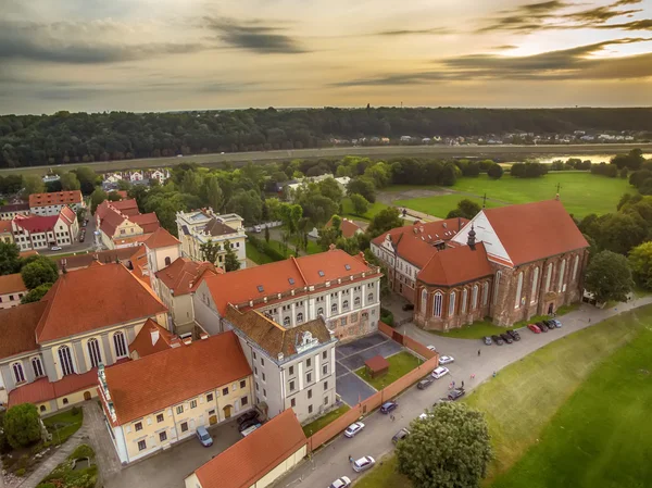 Kaunas, Litva: letecké horní pohled staré město — Stock fotografie