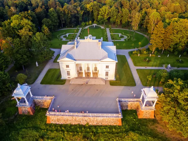 Trakai, Lituania: Vista superior UAV aérea del Palacio Uzutrakis — Foto de Stock