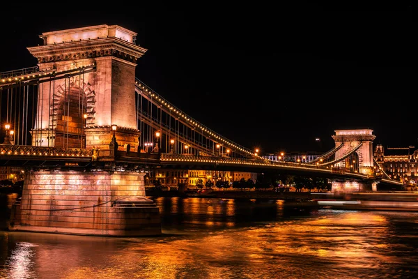 Будапешт: Szechenyi моста — стокове фото