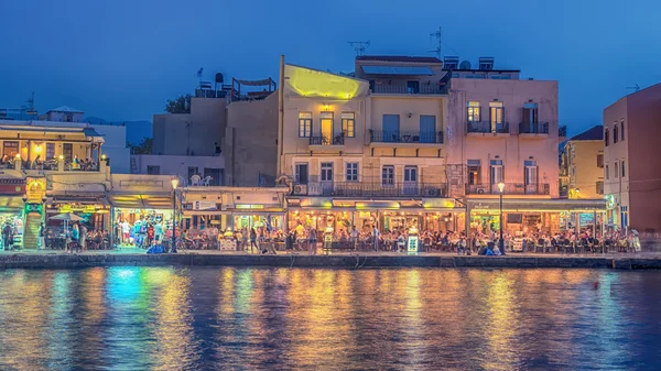 Chania, Creta, Grecia: Casco antiguo junto al puerto veneciano — Foto de Stock