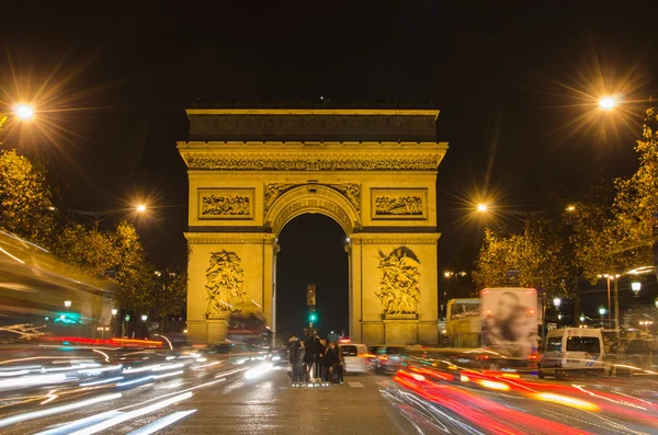 Arco del Triunfo de la Estrella (Arco del Triunfo de l 'Etoile) en París (Francia ) — Foto de Stock