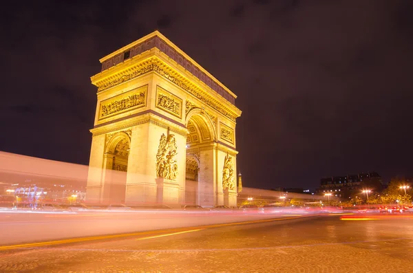 Arco do Triunfo da Estrela em Paris (França) à noite — Fotografia de Stock