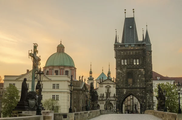 Karlsbrücke in Prag (Tschechische Republik)) — Stockfoto