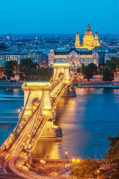 Цепной мост в Будапеште, Венгрия
