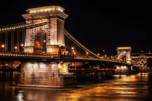 A Széchenyi Lánchíd (Budapest, Magyarország) — Stock Fotó