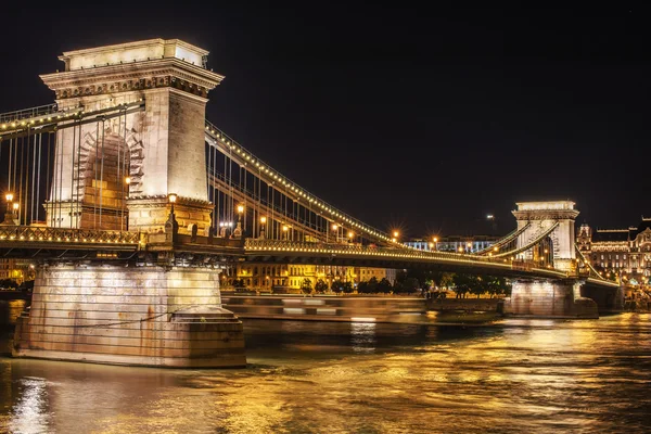 A Széchenyi Lánchíd (Budapest, Magyarország) — Stock Fotó