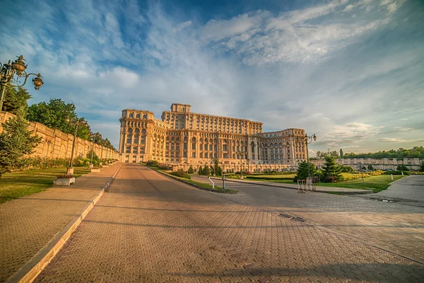 Il Palazzo del Parlamento a Bucarest, Romania — Foto Stock