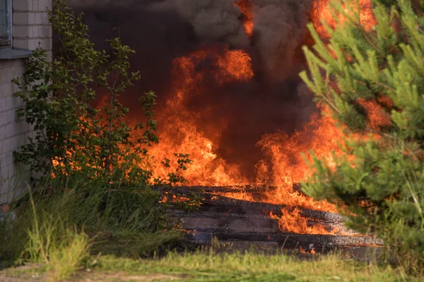 Incendie des bâtiments — Photo