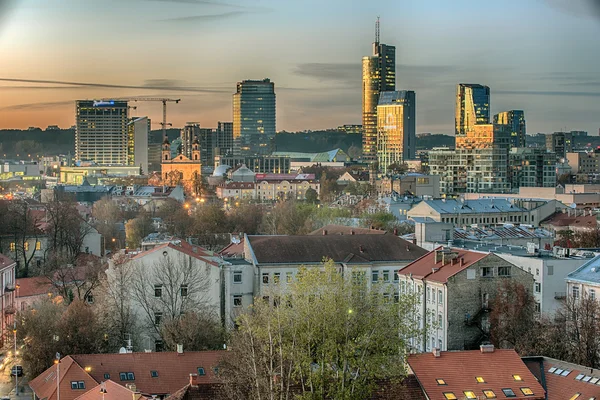 Vilnius, Litauen: moderna skyskrapor i staden — Stockfoto