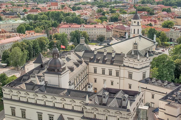 Luchtfoto van oude stad van Vilnius, de hoofdstad stad van Litouwen — Stockfoto