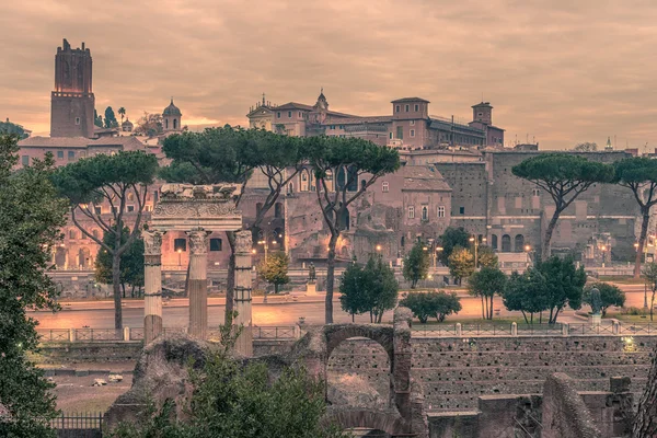 Rome, Italie : Le Forum romain et la vieille ville — Photo