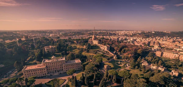 Vista aérea de la Ciudad del Vaticano y Roma, Italia —  Fotos de Stock
