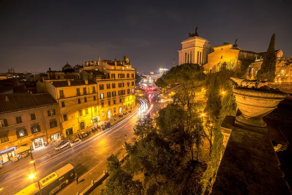 Старый город в Риме, Италия ночью — стоковое фото