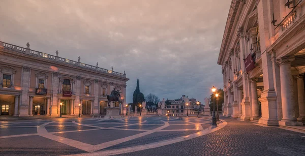 Rom, italien: das kapitolium quadrat im sonnenaufgang — Stockfoto