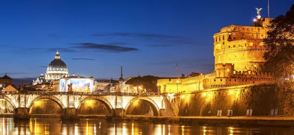 Rome, Italie : Basilique Saint-Pierre, mausolée d'Hadrien — Photo