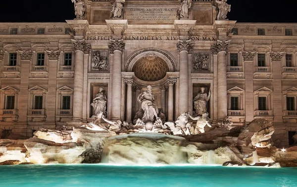 Roma, Itália: Fontana di Trevi, italiano: Fontana di Trevi, a noite — Fotografia de Stock