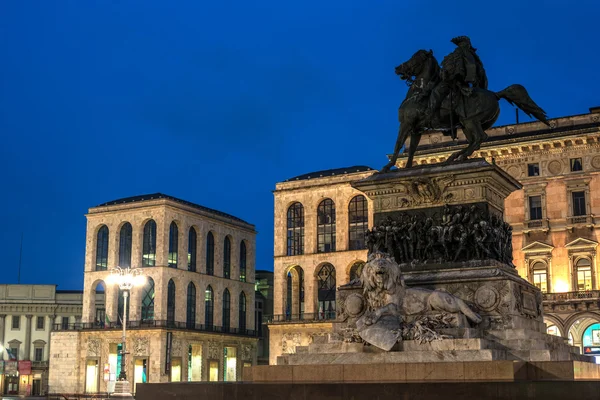 Milano, Italien: Monument till kung Victor Emmanuel Ii, Cathedral Square — Stockfoto