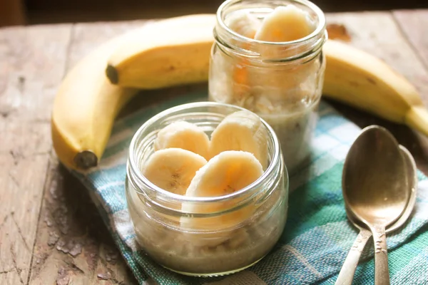 Pudding van de banaan voor ontbijt banaan pudding voor het ontbijt voor een gezond voedingspatroon — Stockfoto