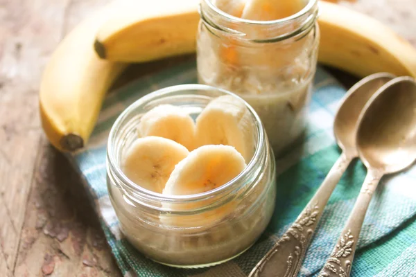 Muz puding için kahvaltı muz puding kahvaltı için sağlıklı bir diyet için