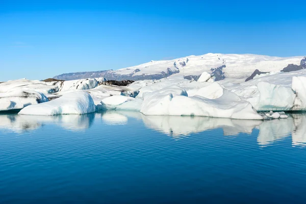 Malebný pohled ledovců v ledovcové laguně, Island — Stock fotografie