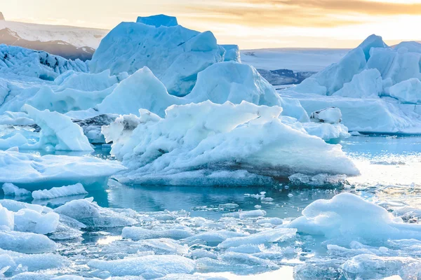 Vacker utsikt över isbergen i glaciären lagun, Island — Stockfoto