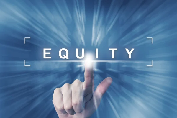 Hand op de "equity"-knop te klikken — Stockfoto