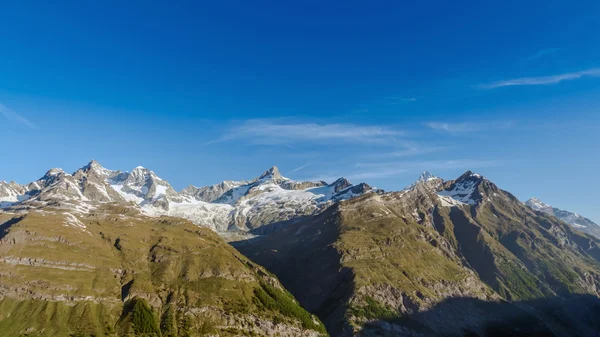 Bergketen op matterhorn, Zwitserland — Stockfoto