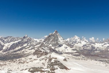 dağ Matterhorn ile mavi gök Zermatt, İsviçre