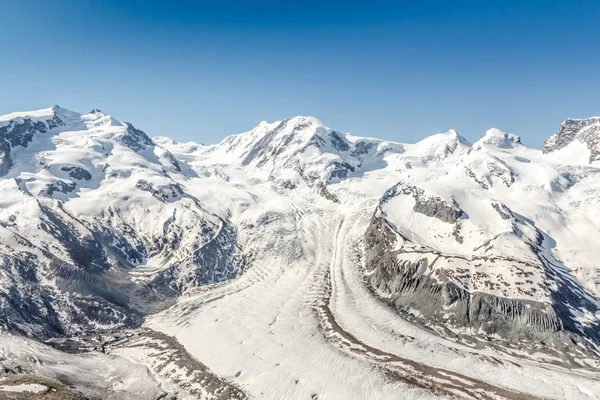 Snow Mountain Range landskapet i Alperna regionen, Schweiz — Stockfoto