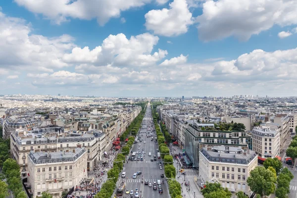 Вид на авеню Chelysees с Триумфальной арки, Париж, Франция — стоковое фото