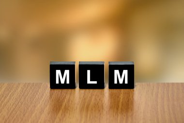 MLM veya Multi Level Marketing siyah blok