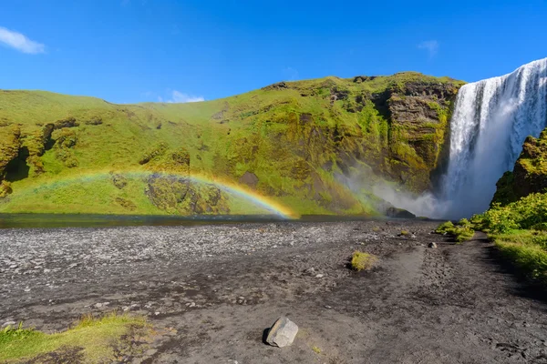 Skogafoss καταρράκτη με το ουράνιο τόξο, Ισλανδία — Φωτογραφία Αρχείου