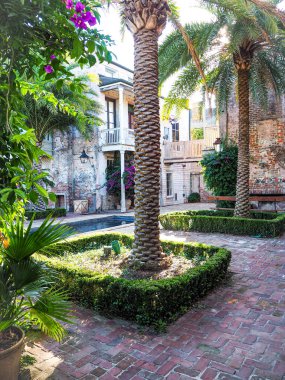 Havuzu olan New Orleans avlusu. New Orleans 'ın Depo bölgesinde vuruldu..