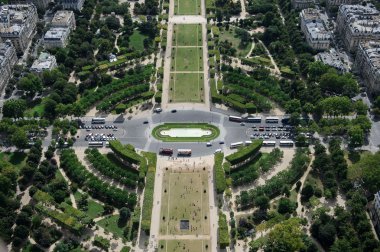 Eyfel Kulesi'nden göster
