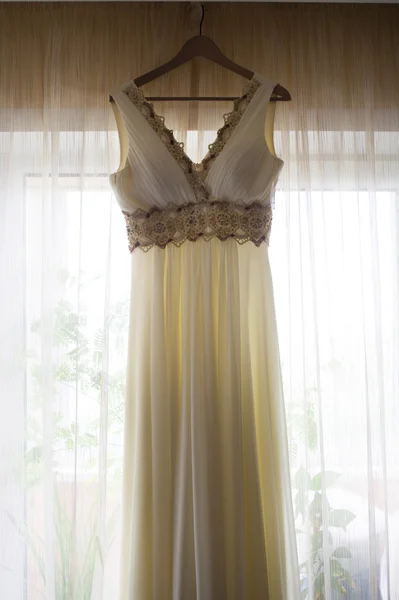 Güzel beyaz gelinlik