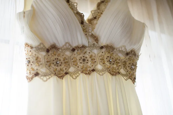 Güzel beyaz gelinlik