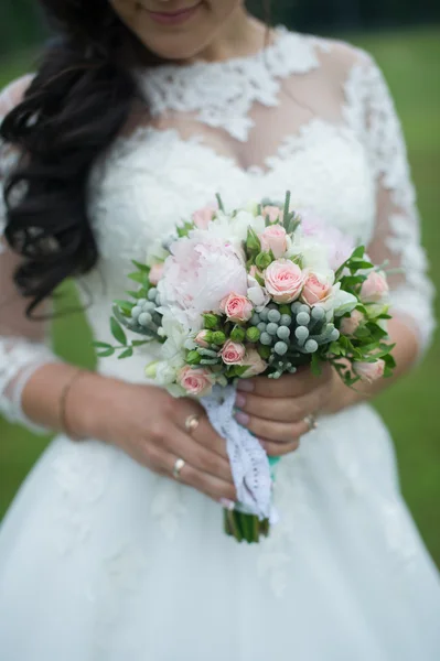 Girl Wedding Dress Bridal Bouquet — Stock Photo, Image