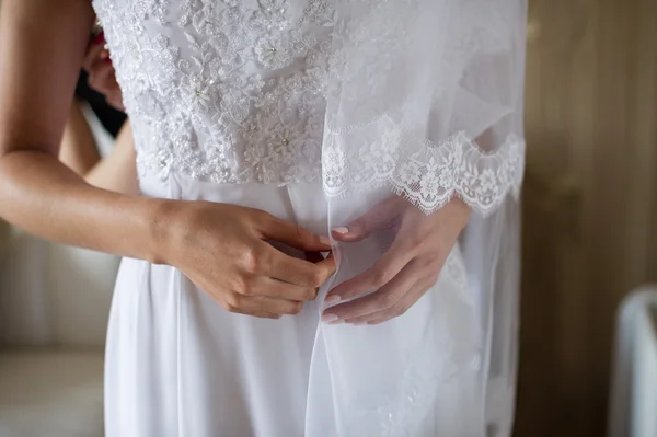 Beyaz güzel gelinlik