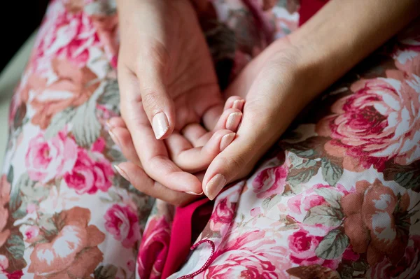 Güzel bir genç kız eli