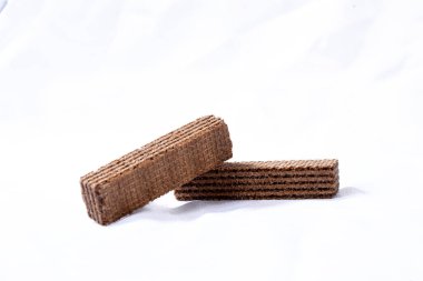 Beyaz arka planda izole edilmiş çikolatalı gofret.;