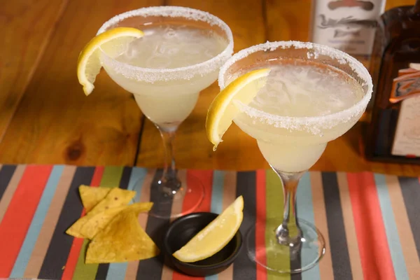 Heerlijke Verfrissende Margarita Met Citroen Tequila Ijs Alcoholische Drank — Stockfoto