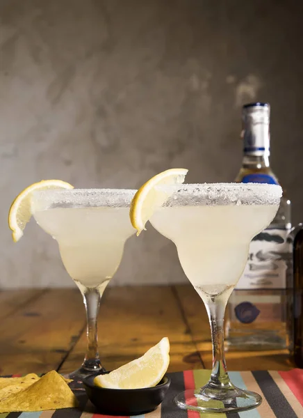 Läcker Och Uppfriskande Margarita Med Citrontequila Och Alkoholhaltig Dryck — Stockfoto